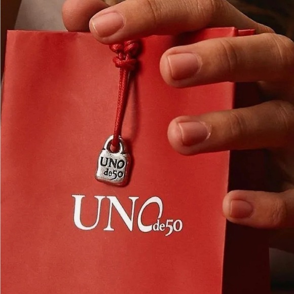 Beautiful Uno de 50 unisex ring size 8. Hand made in Spain. These are rare! - Picture 5 of 9